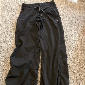 Lululemon black size 4 lounge pants